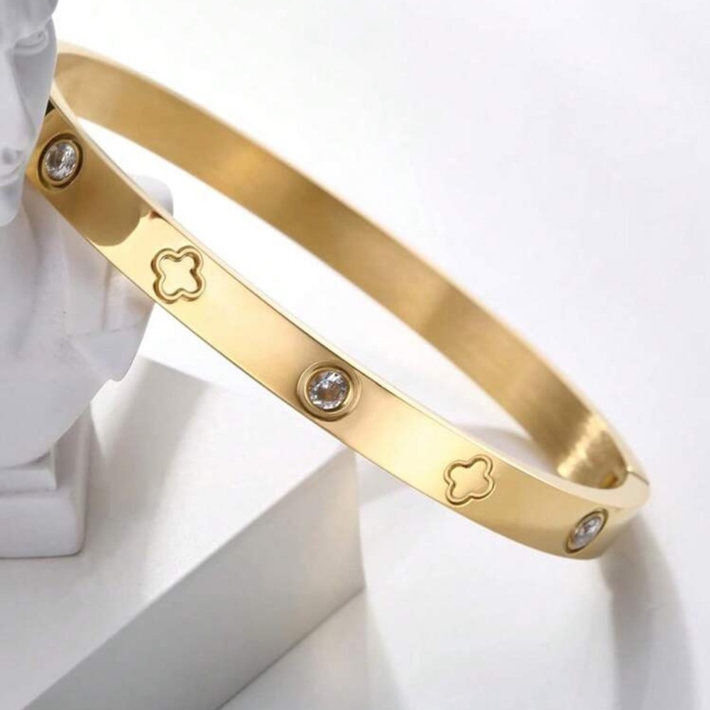 New 2 piece bracelet set